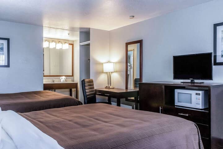 Room 16 of 50