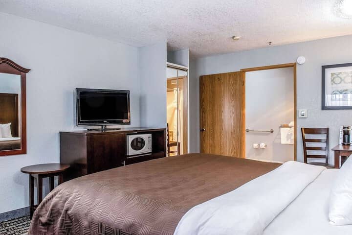 Room 6 of 50