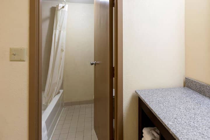 Room 21 of 61