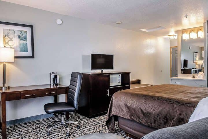 Room 12 of 50