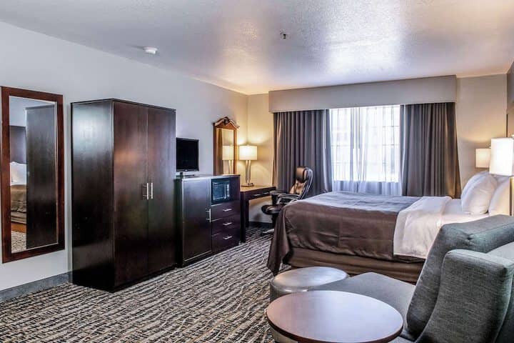 Room 18 of 50