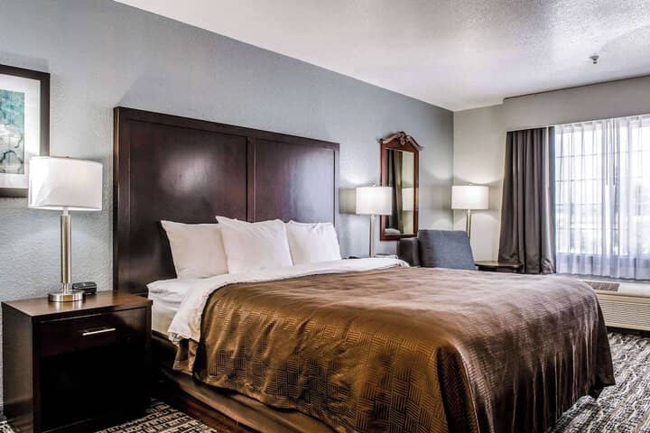 Room 10 of 50